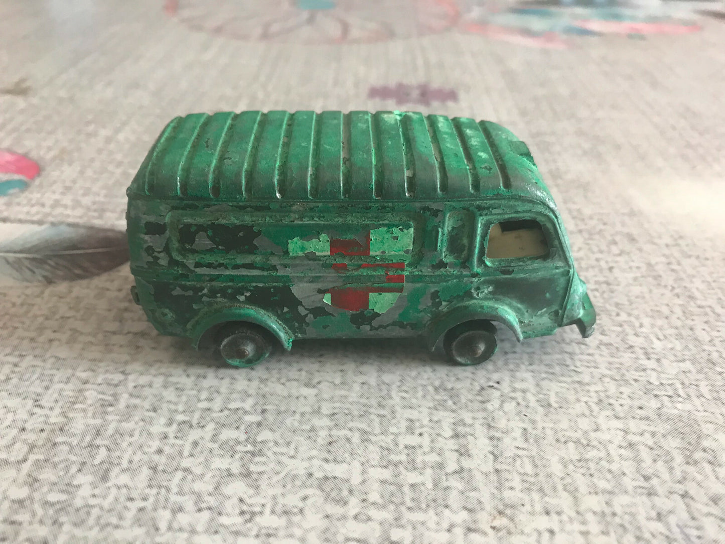 Ancienne Voiture Miniature Camion Renault 1000 Kgs CIJ France Epave