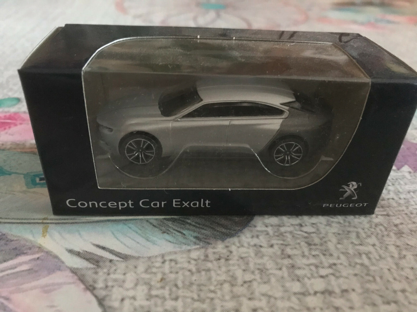 Voiture miniature Peugeot Concept Car Exalt Norev Salon de Paris 3 inches 1/64