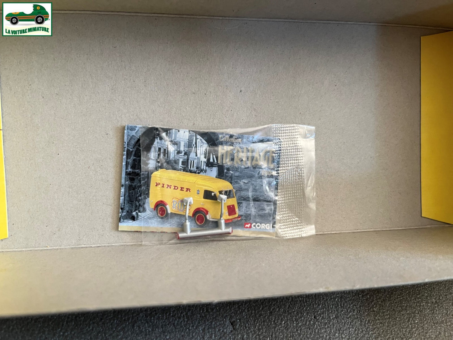 Voiture Miniature Camion Pompiers Berliet GLR Grande Echelle Avignon Corgi 1/50