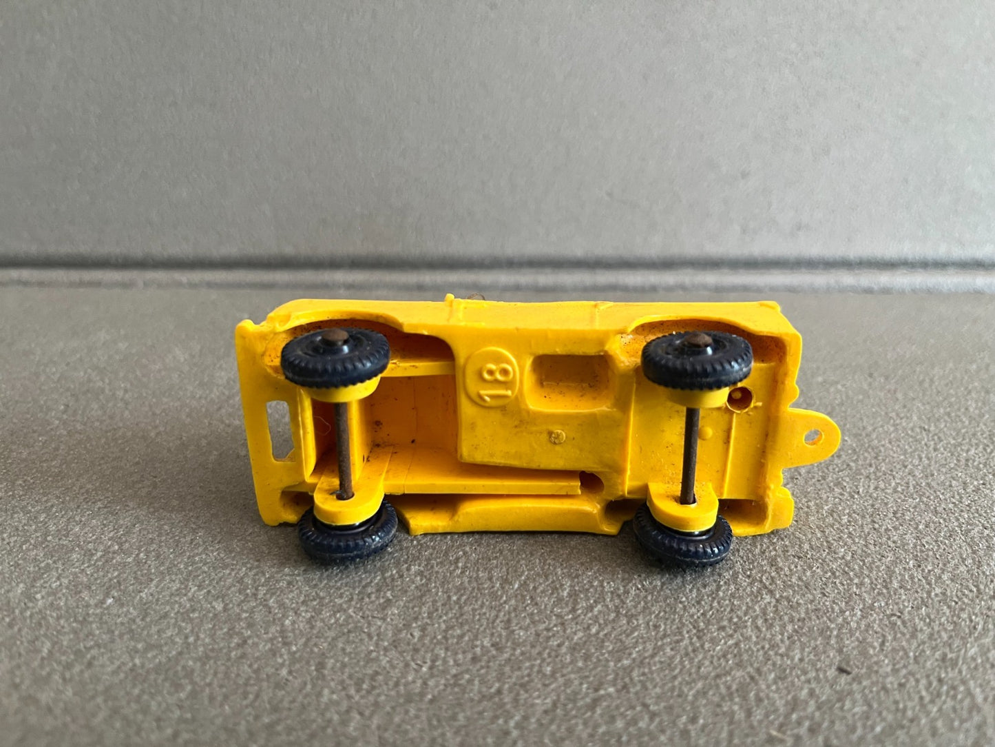 Voiture Miniature Ancien Land Rover Tomte Lardal Norway Plastique Gomme