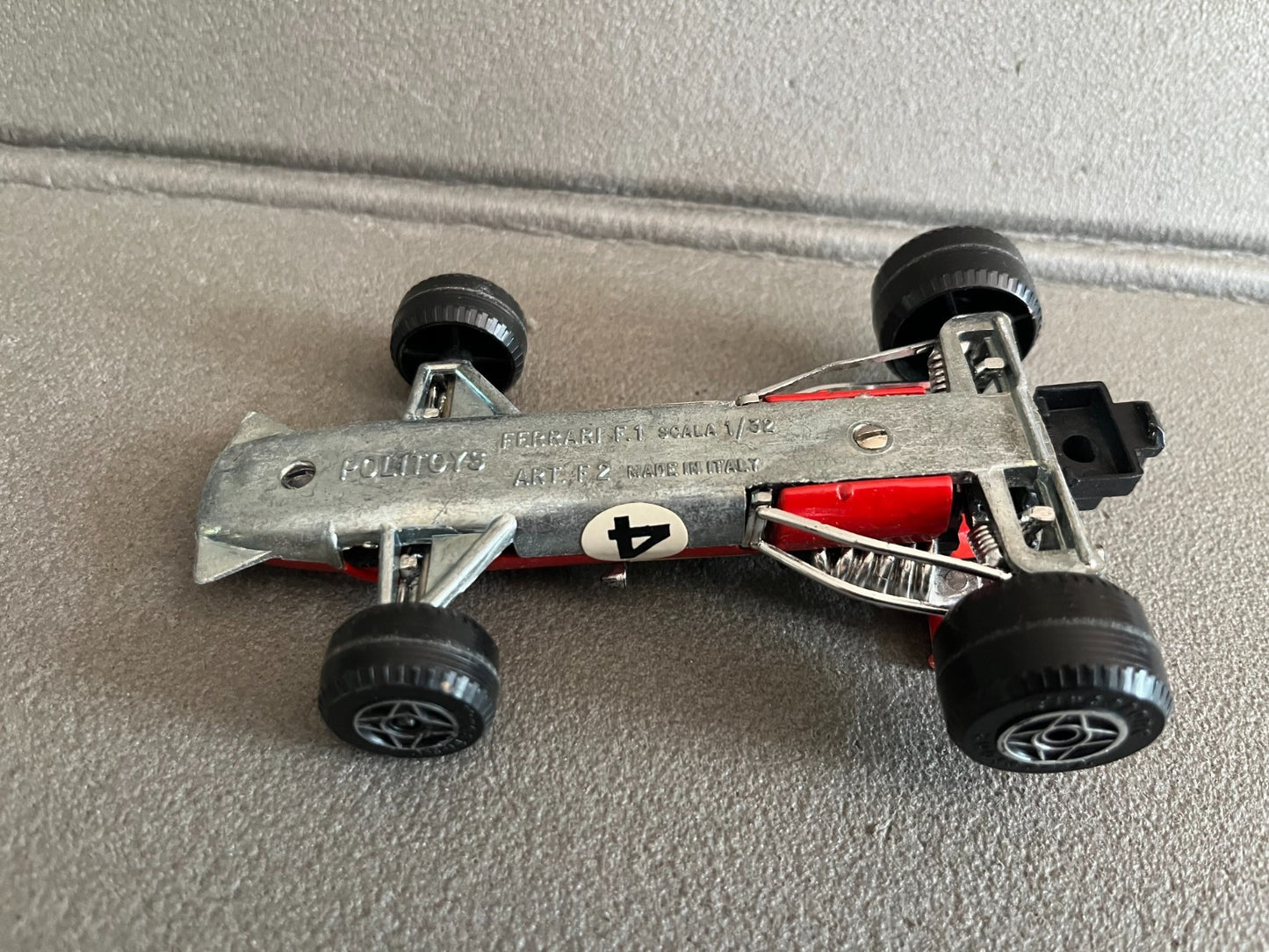 Jouet Ancien Voiture Miniature Ferrari F1 Politoys Italy au 1/32