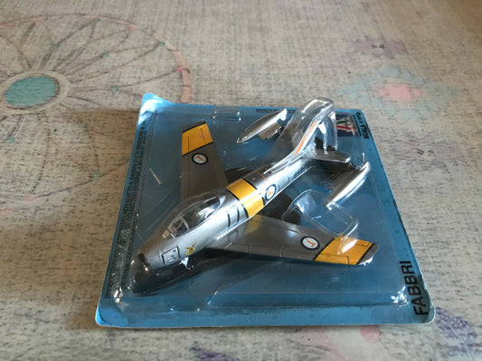 Avion miniature Militaire F-86 E Sabre Fabbri Italeri 1/100