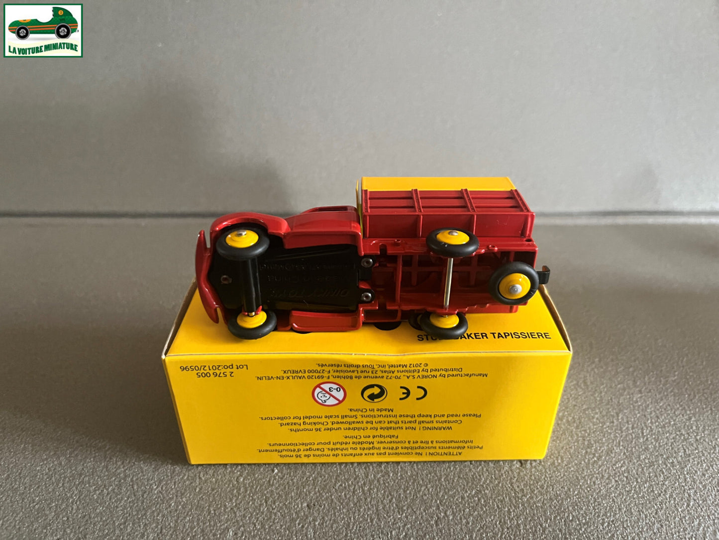 Voiture miniature Camion Studebaker Tapissiere 25L Dinky Toys Atlas