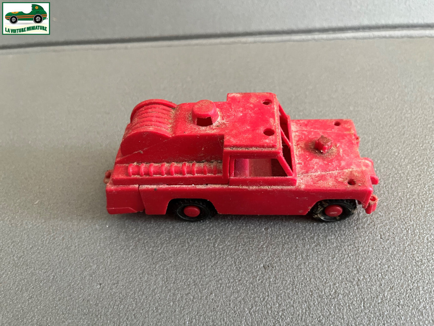 Ancienne Miniature Mob SuperJouet Land Rover 109 Pompiers Plastique 1/43 Epave