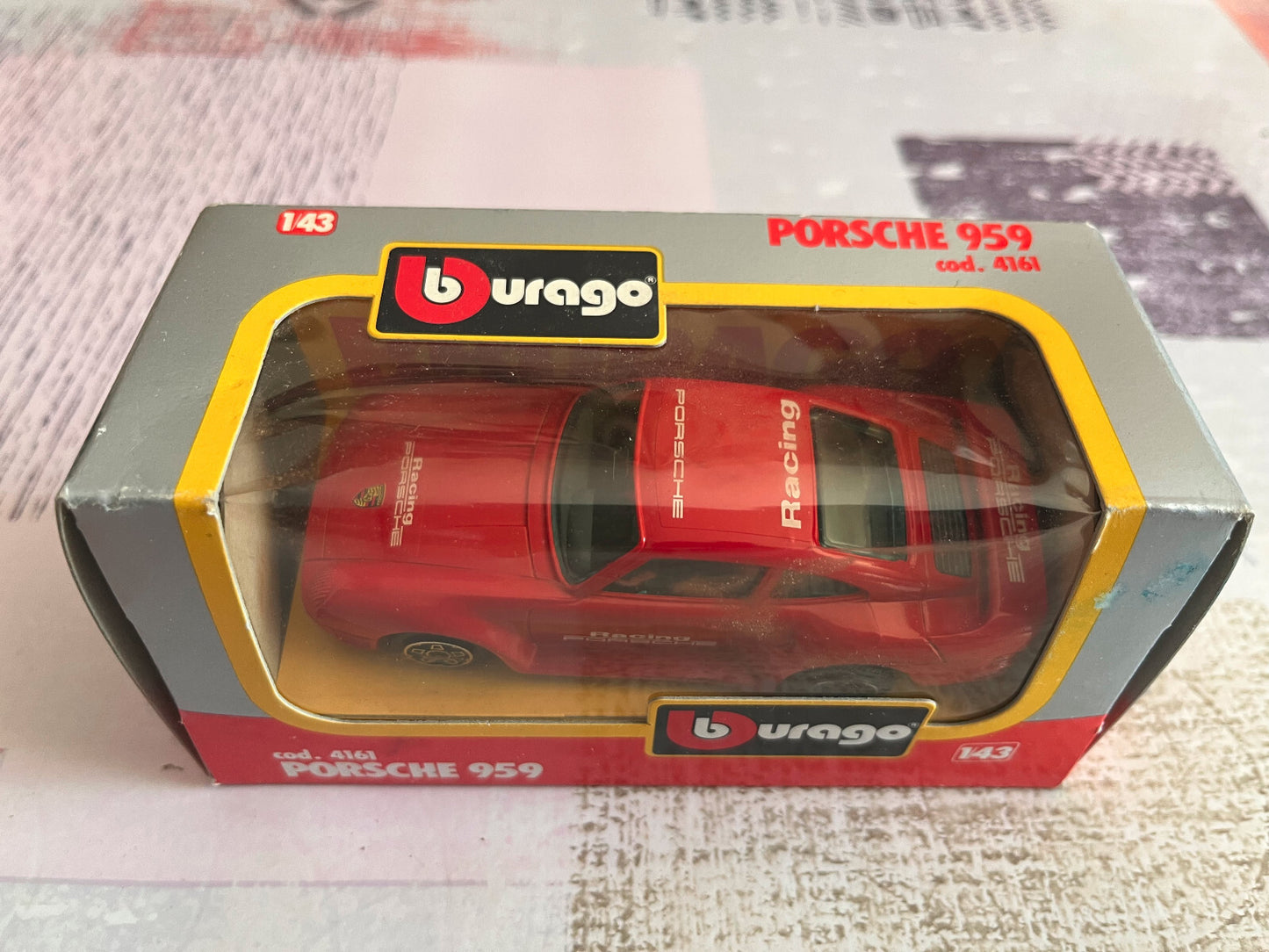 Voiture miniature Burago Porsche 959 4161 au 1/43