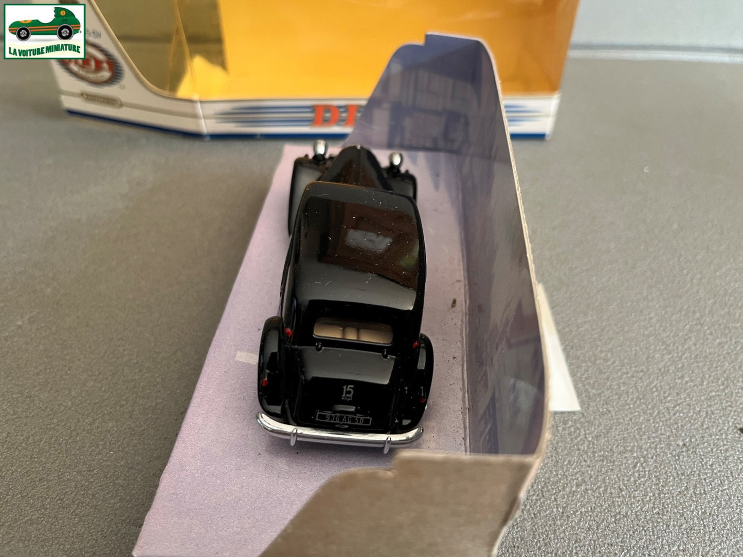Voiture Miniature Citroen Traction DY-22 Dinky Matchbox au 1/43
