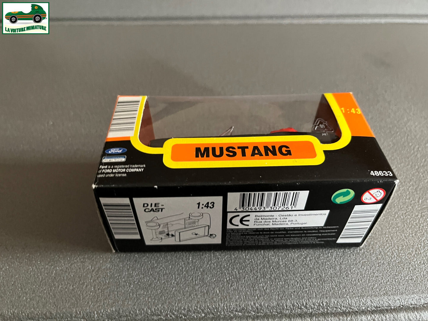 Voiture miniature Ford Mustang Convertible 1964 au 1/43