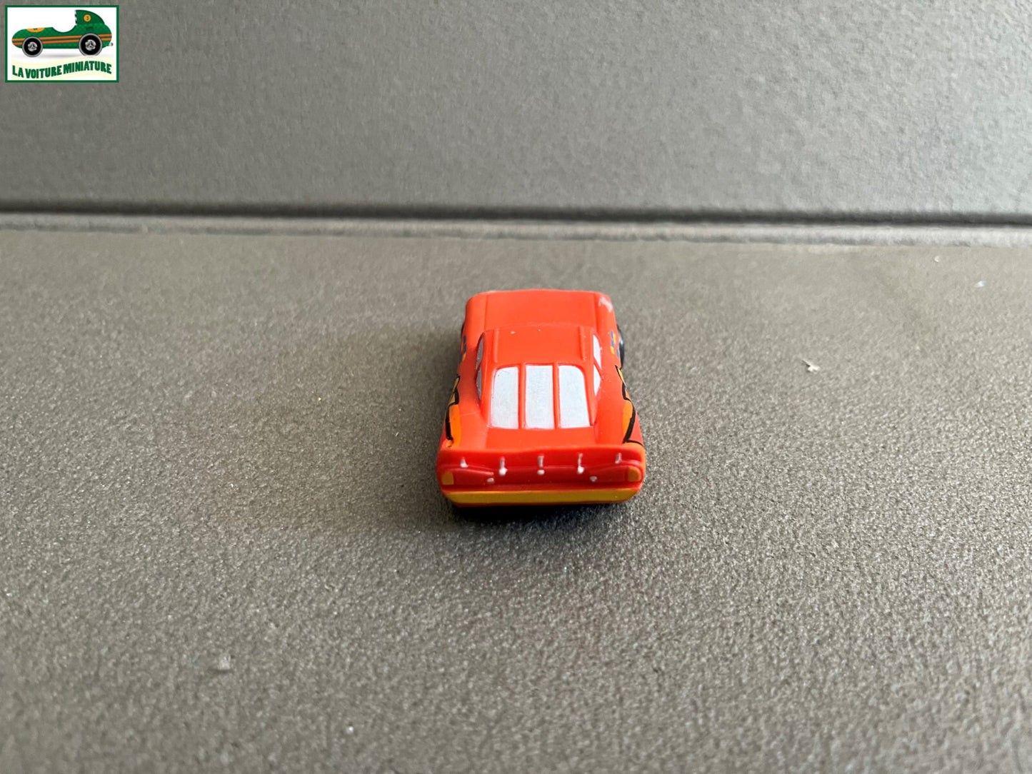Voiture Miniature Cars Disney Pixar Flash McQueen Bully Figurine
