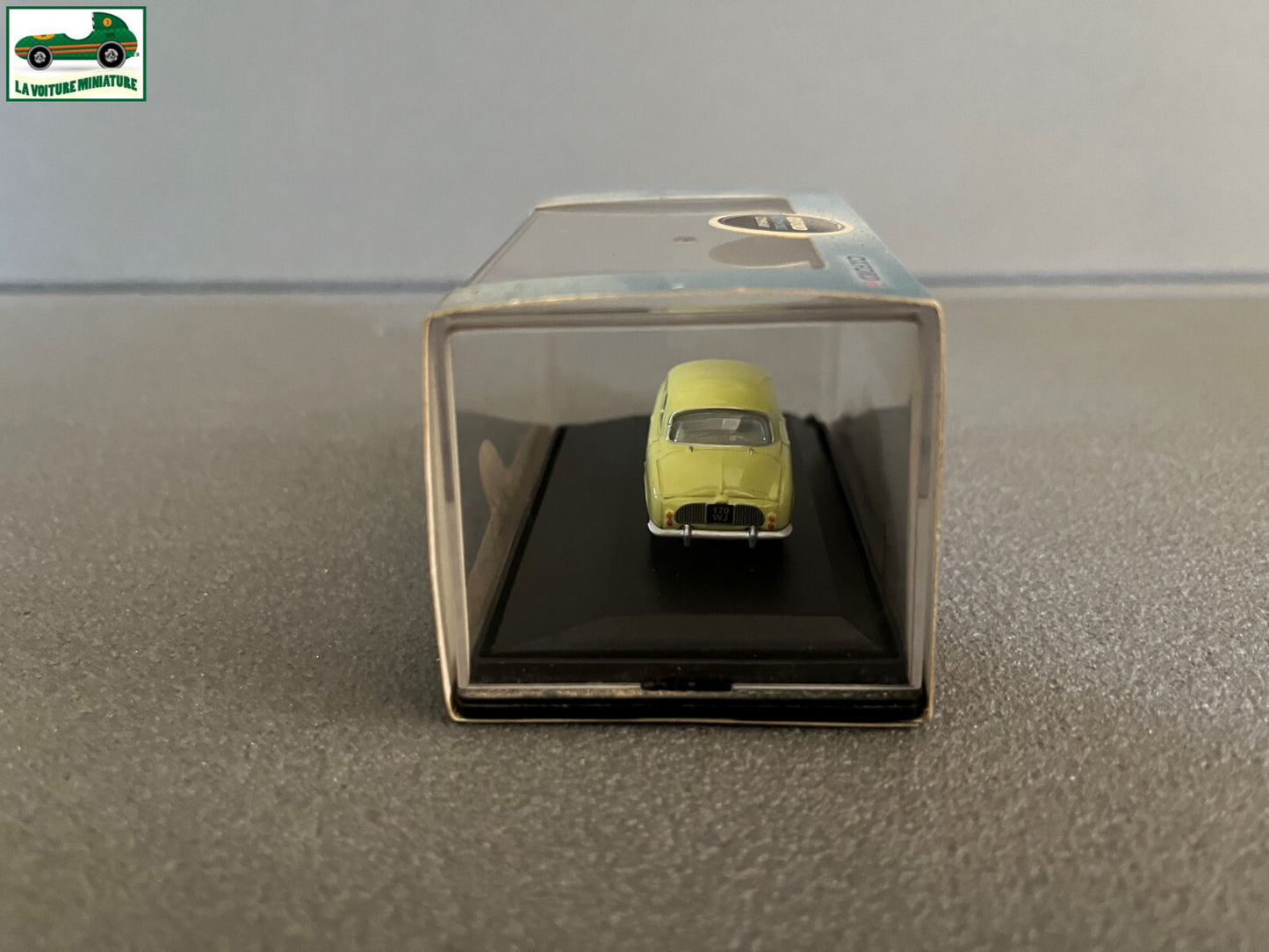 Voiture miniature Renault Dauphine Oxford 1/76