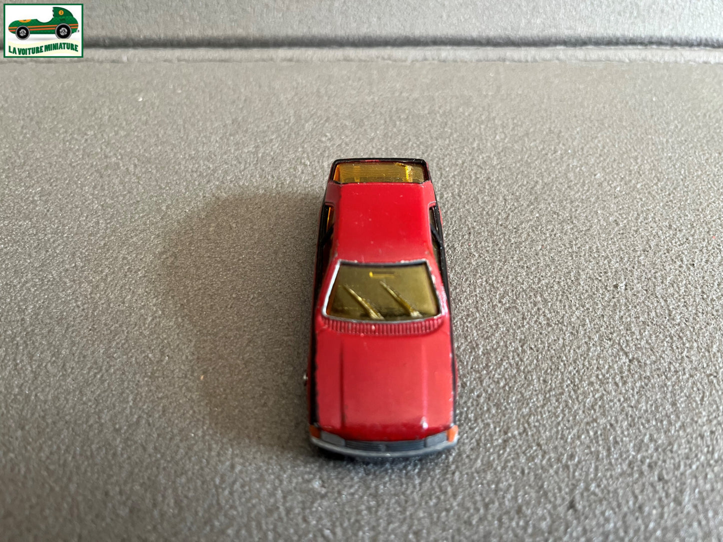 Ancienne Miniature Voiture Renault Fuego Norev Mini Jet 1/64 Epave