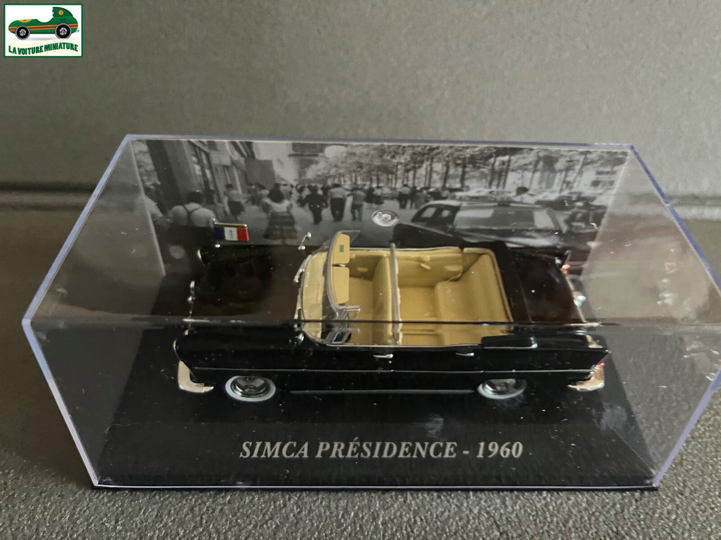 Voiture Miniature Simca Présidence 1960 au 1/43 Ixo Altaya