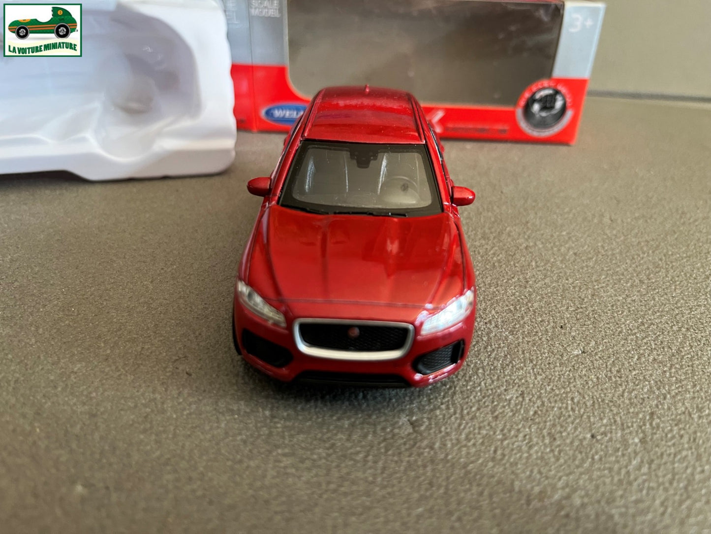 Voiture miniature Jaguar F Pace Welly 1/34 - 1/36 - 1/39