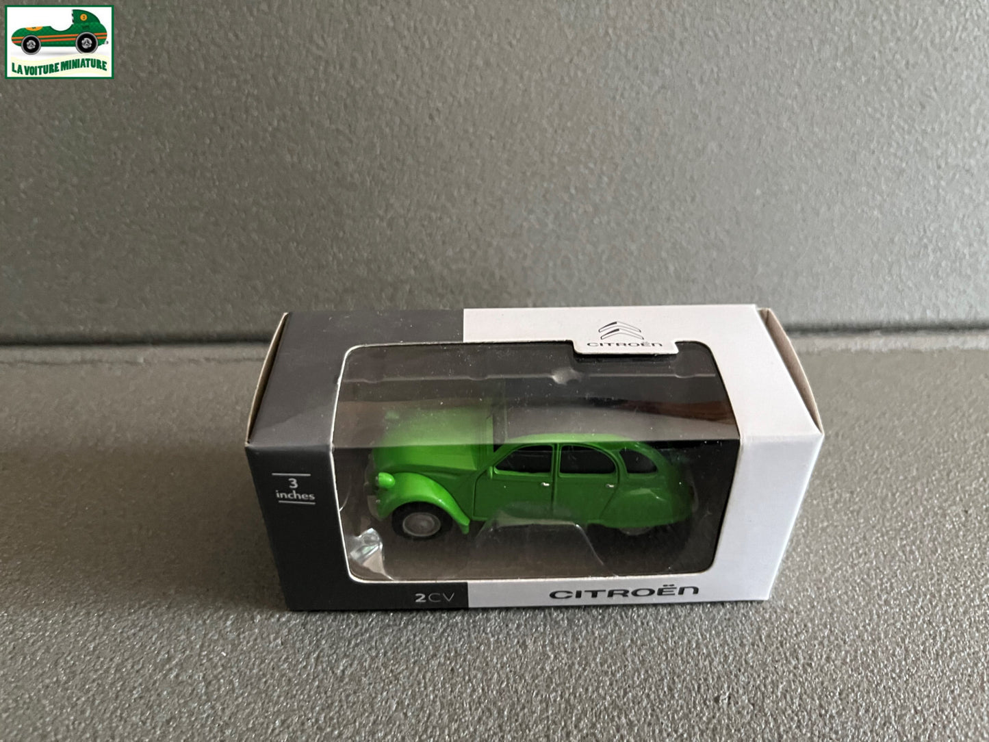 Voiture miniature Citroen 2CV Verte 3 inches 1/64