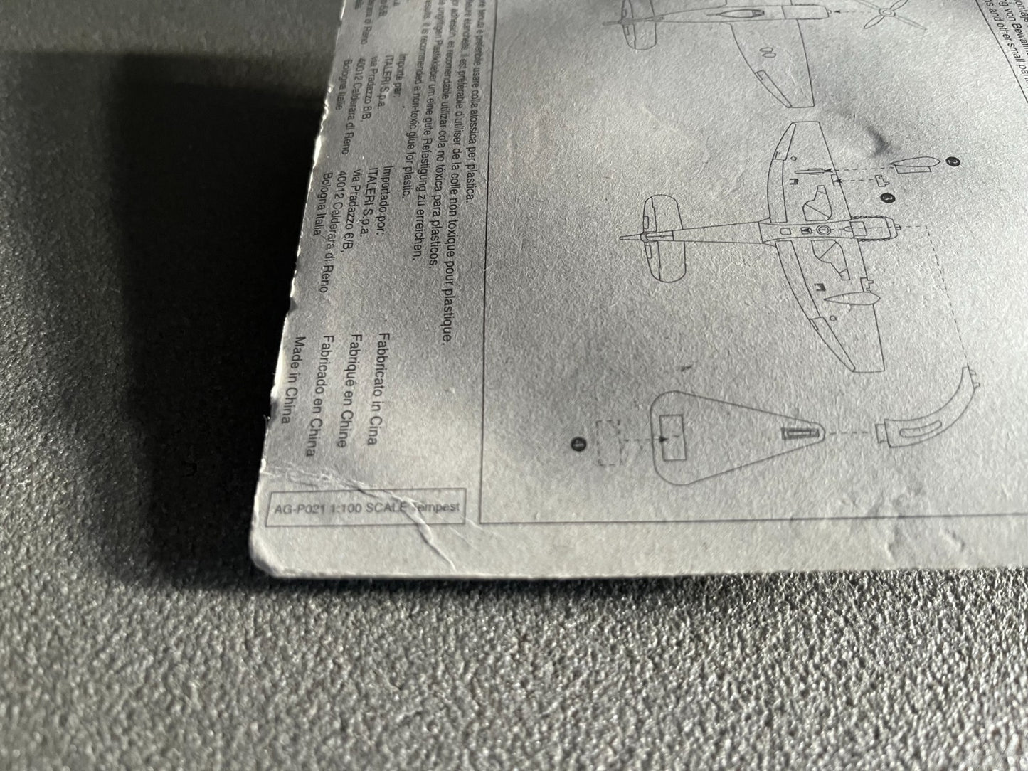 Avion miniature Militaire Tempest Fabbri Italeri 1/100