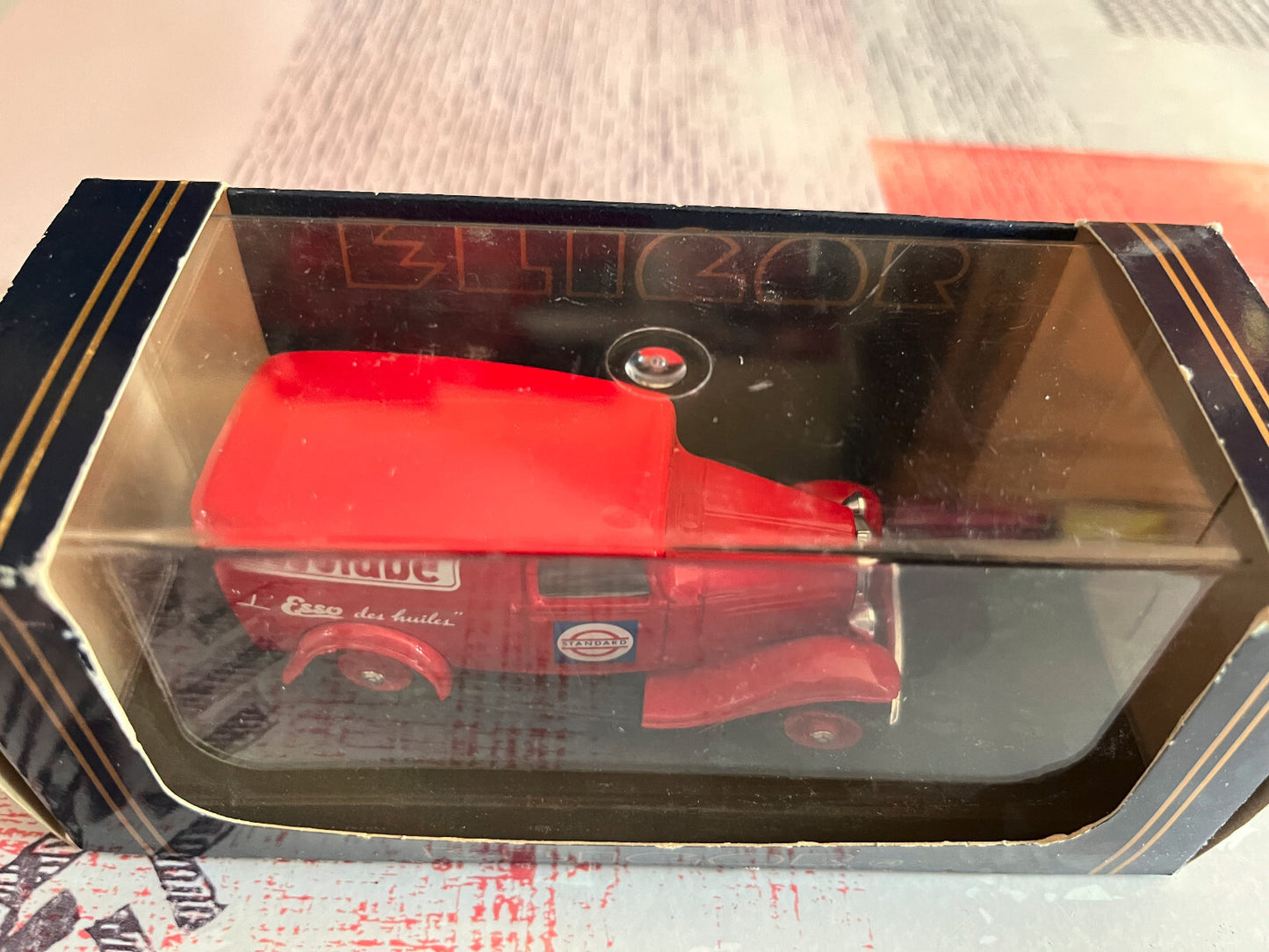 Voiture Miniature Citroen 500 kg Camionnette 1934 Essolube Eligor France 1/43