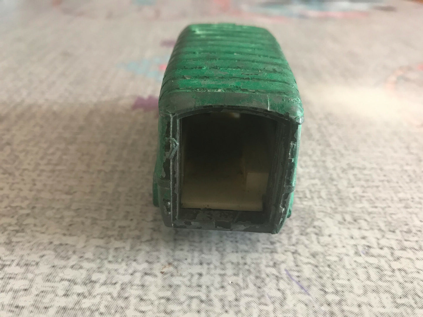 Ancienne Voiture Miniature Camion Renault 1000 Kgs CIJ France Epave