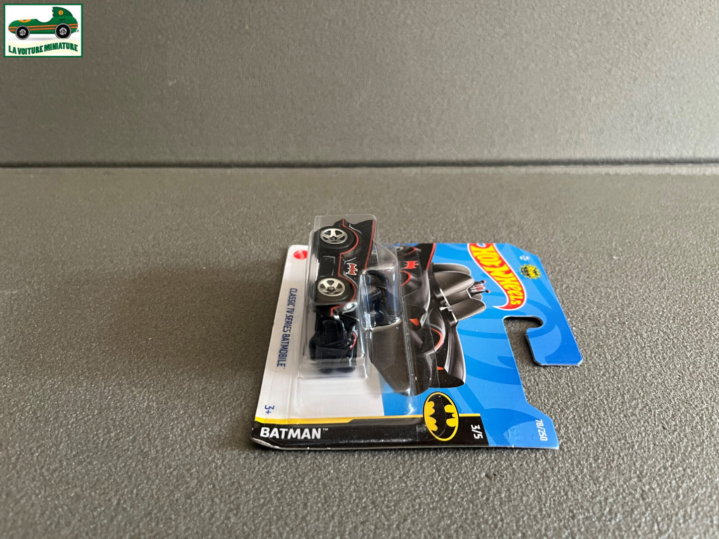 Voiture miniature Hot Wheels Classic TV Series Batmobile Batman au 1/60 1/64