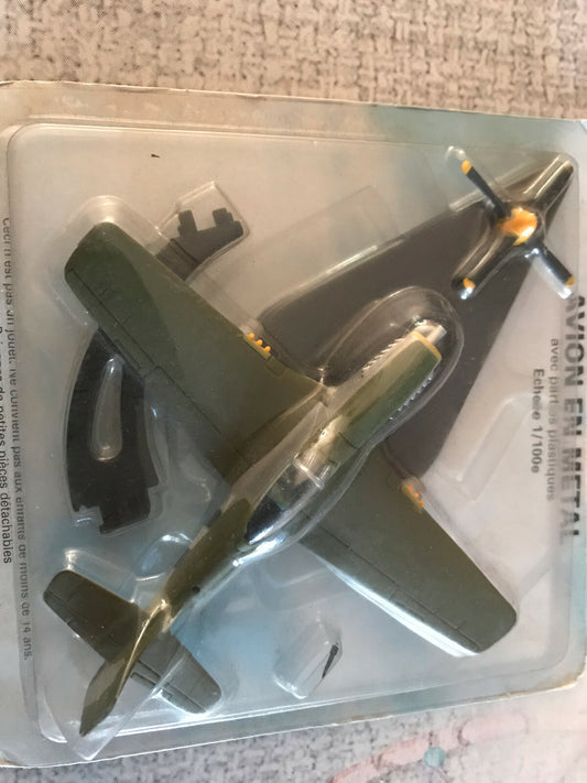 Avion miniature Militaire P-51D Mustang 1/100