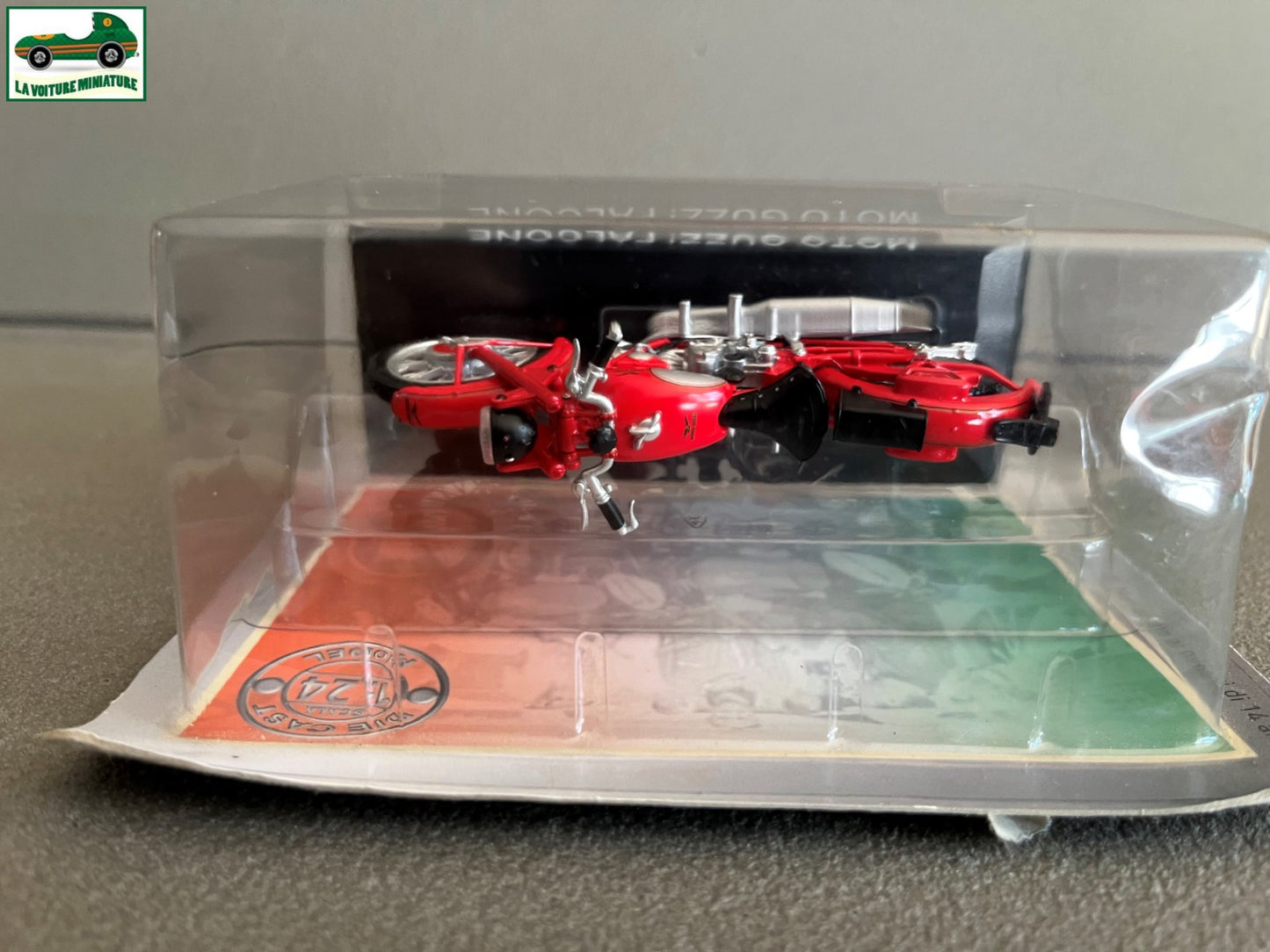 Moto miniature Guzzi Falcone Italienne Starline au 1/24