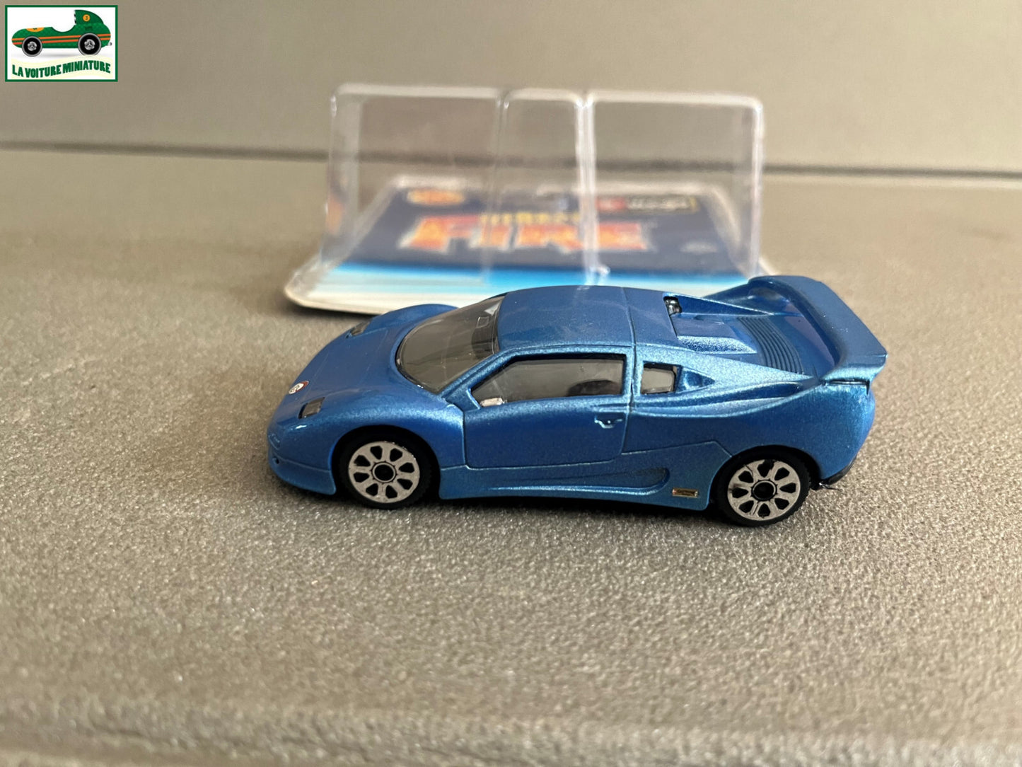 Voiture miniature Burago MCA Centenaire au 1/43