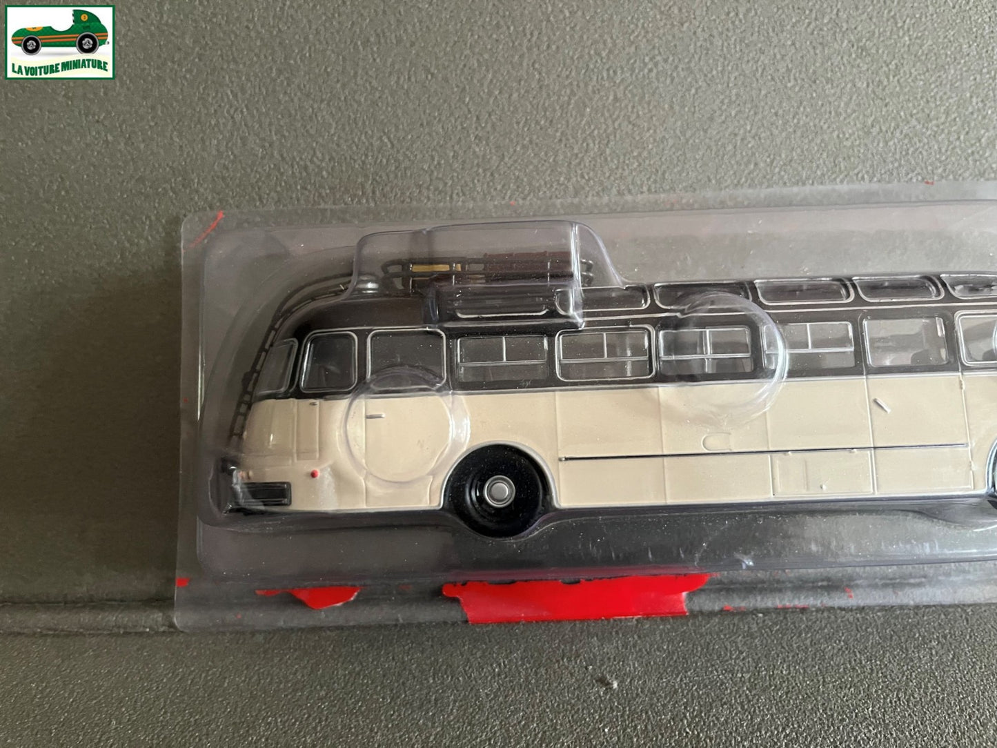 Voiture miniature Isobloc 648 DP 1/43 Autobus Autocars du Monde