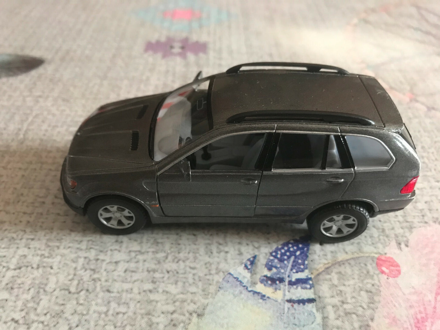 Voiture miniature BMW X5 Kinsmart à Friction au 1/36