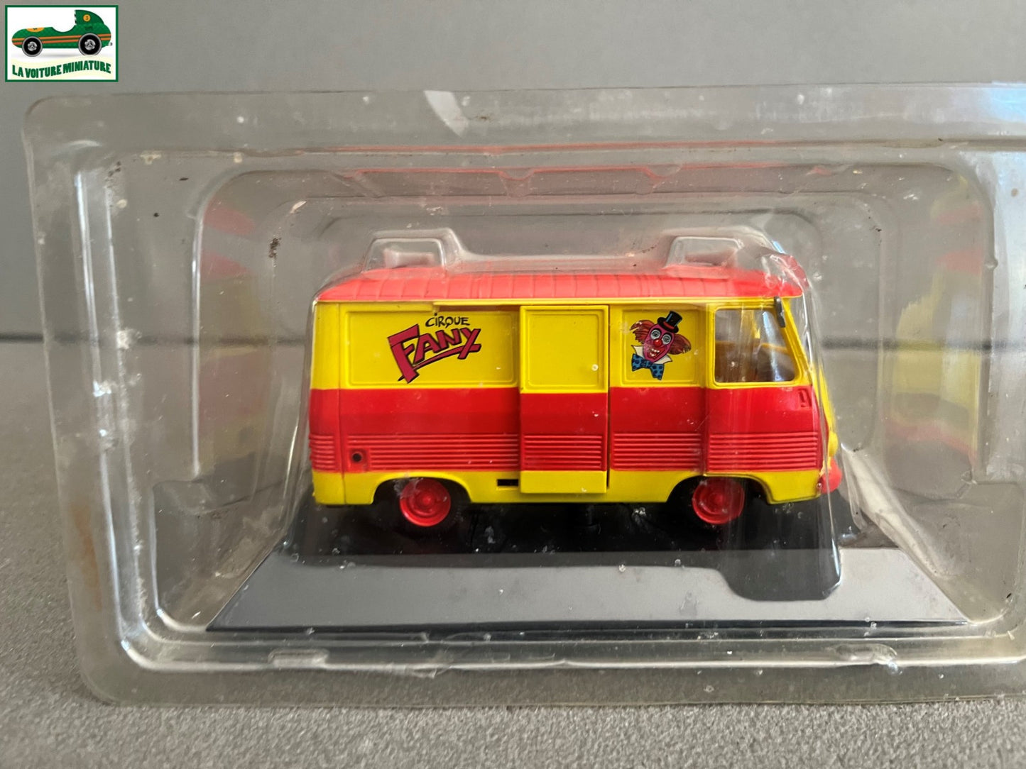 Voiture Miniature Camion Peugeot J7 Cirque Fany 1966 Norev Hachette 1/43