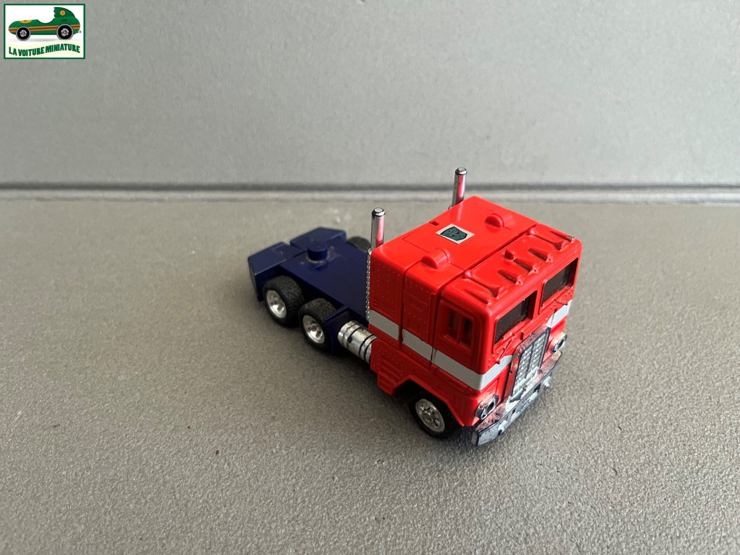 Ancienne Voiture Miniature Camion Transformers G1 1984 Optimus Prime