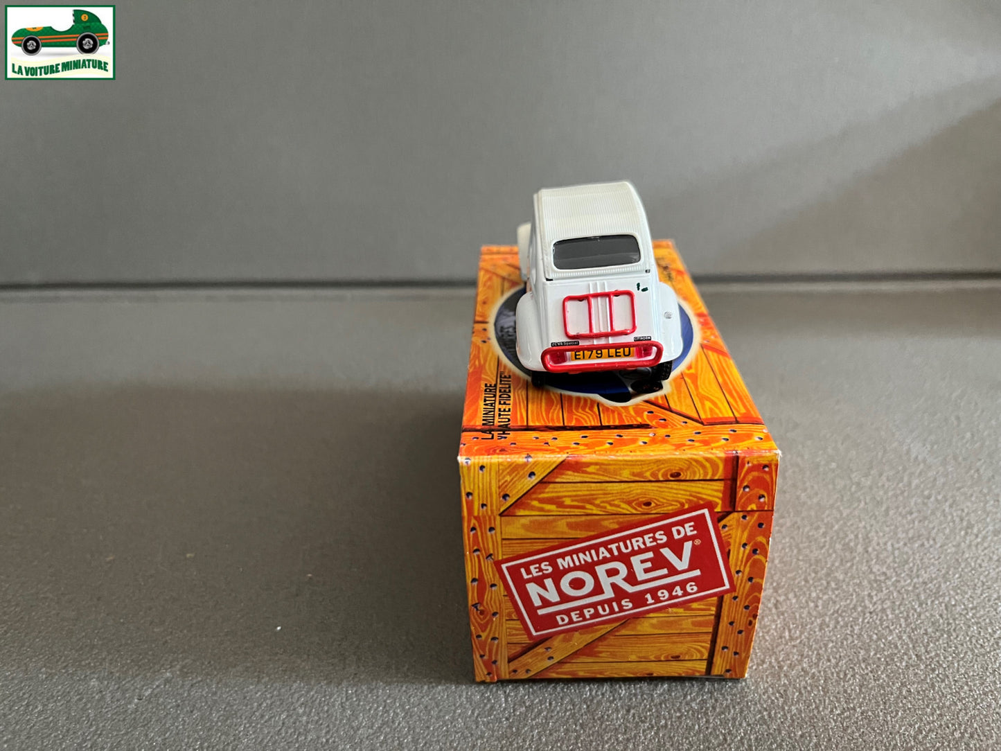 Voiture miniature Citroen 2cv Rudolph Norev Hachette au 1/43