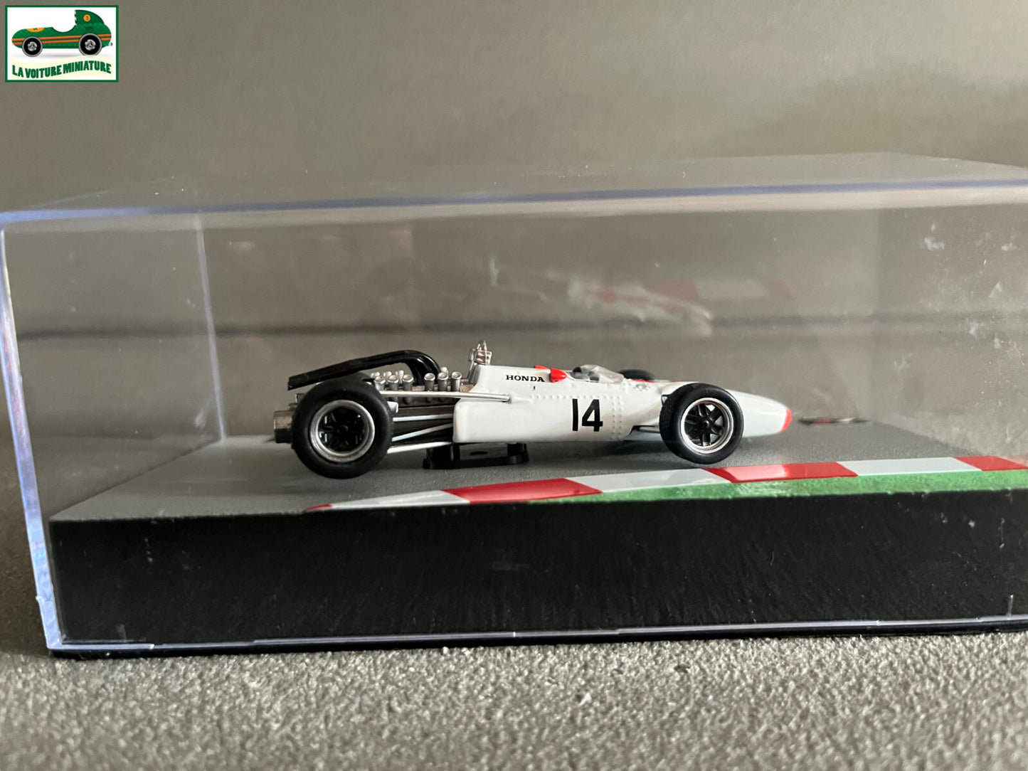 Voiture miniature Formule 1 F1 Honda Ra300 1967 Surtees au 1/43