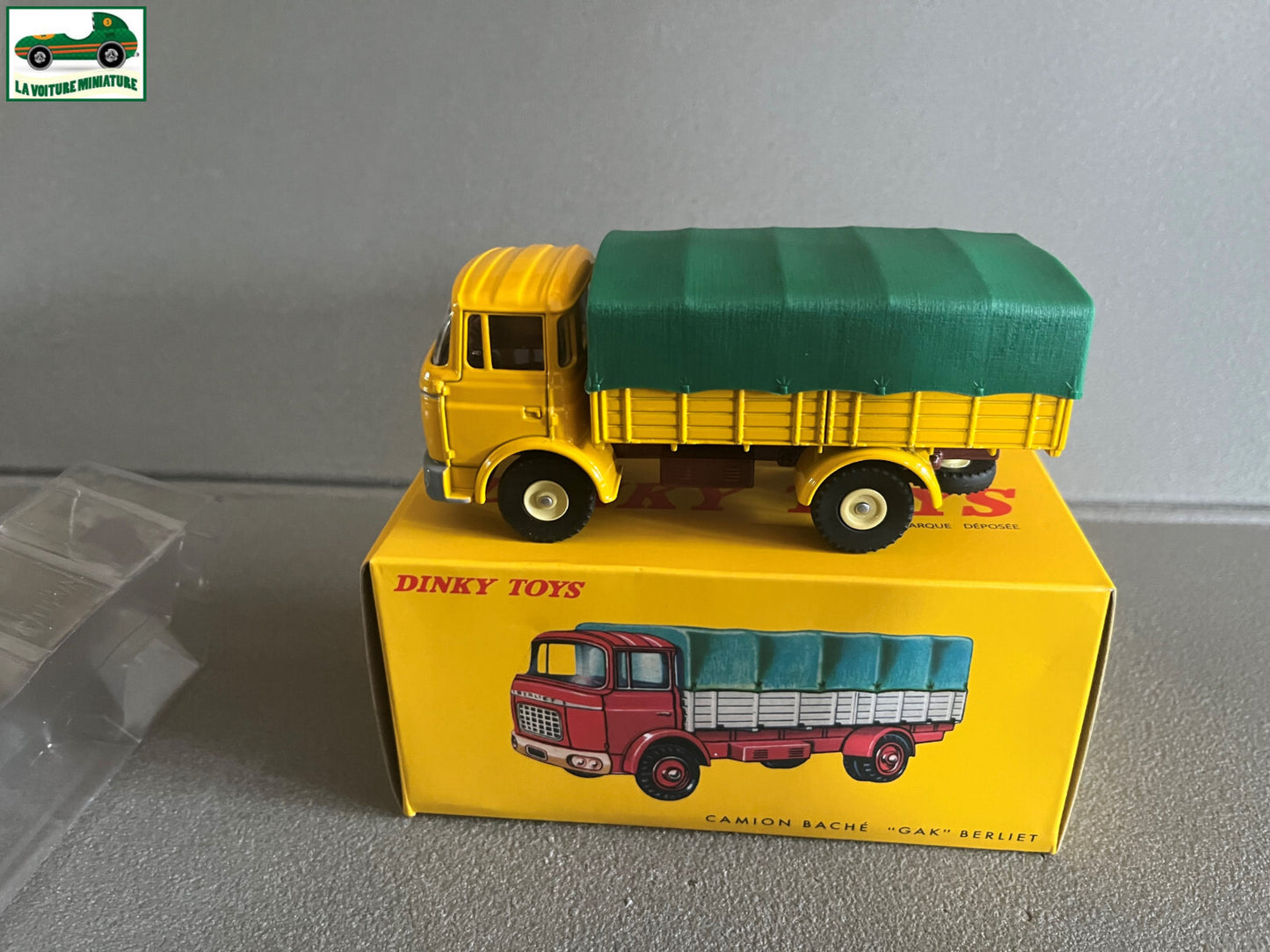 Voiture miniature Camion GAK Berliet Baché 584 Dinky Toys Atlas