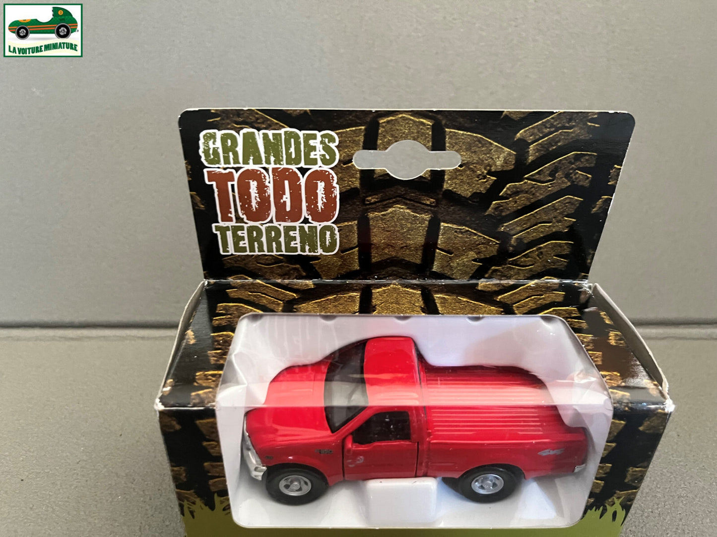 Voiture Miniature Ford F-350 Pick Up Maisto echelle 1/46 proche 1/43