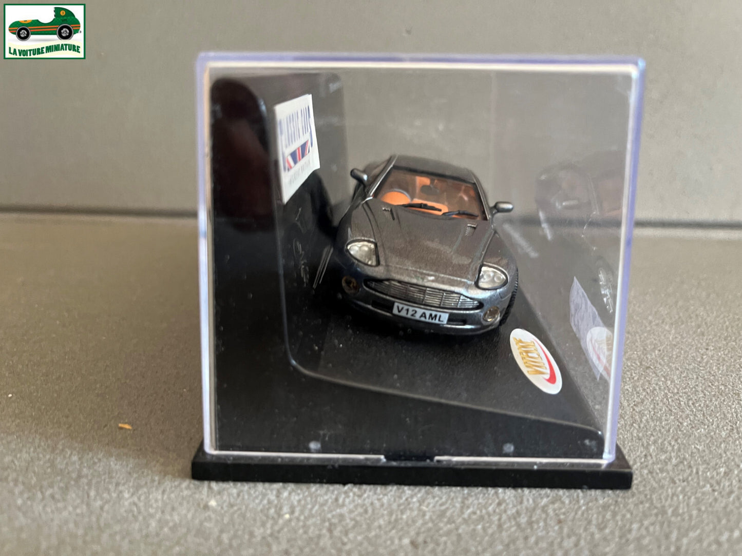 Voiture Miniature 20750 Aston Martin Vanquish Vitesse au 1/43