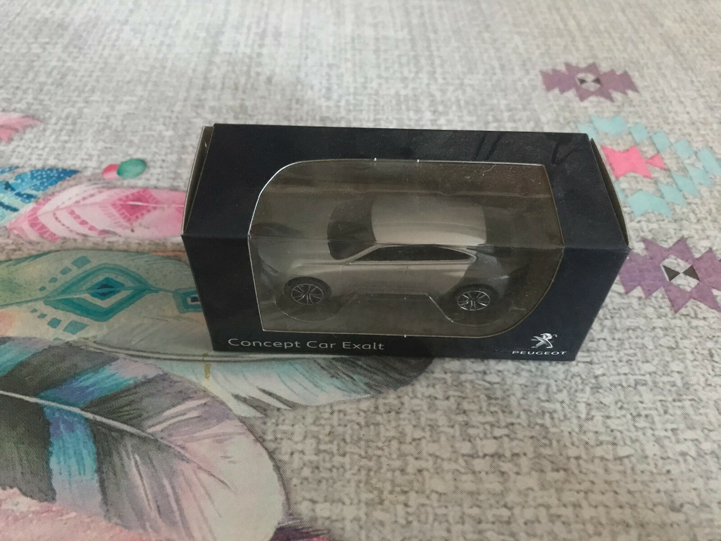 Voiture miniature Peugeot Concept Car Exalt Norev Salon de Paris 3 inches 1/64