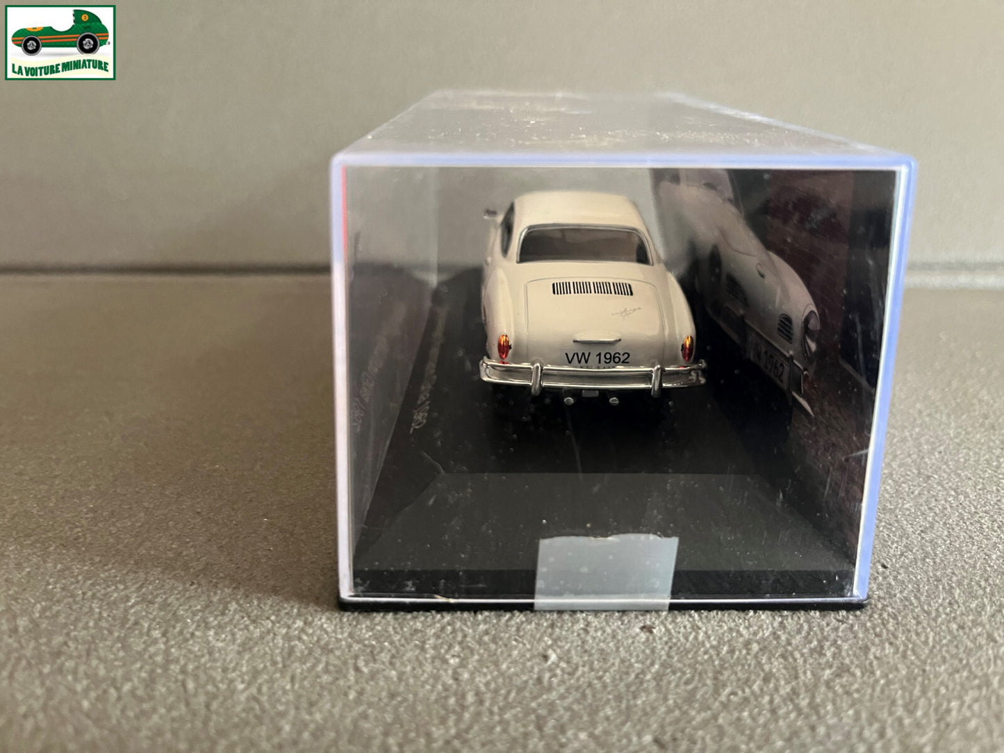 Voiture miniature VW Volkswagen Karmann Ghia 1962 au 1/43