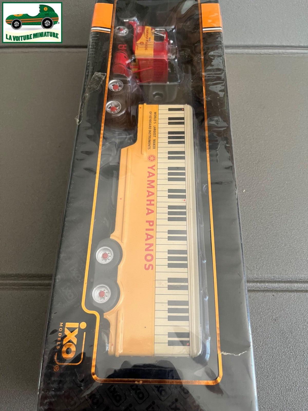 Semi Remorque International Harvester DCOF-405 1959 Piano Yamaha Ixo au 1/43