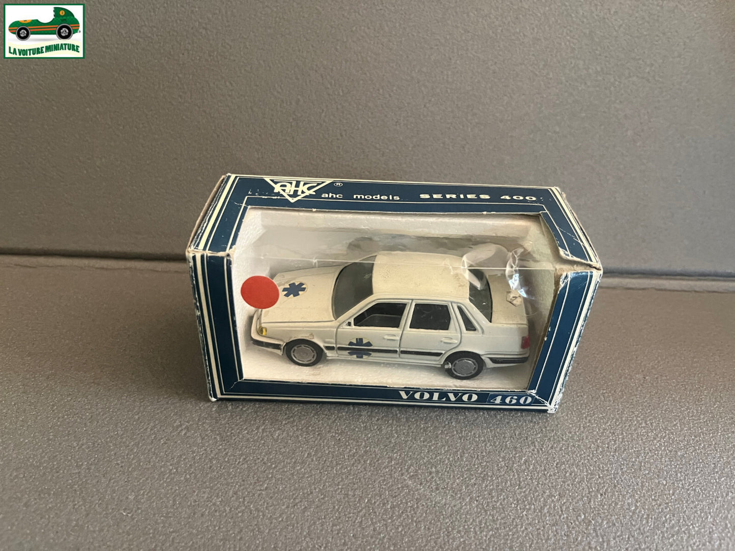 Voiture miniature Volvo 460 Pilen AHC Models au 1/43