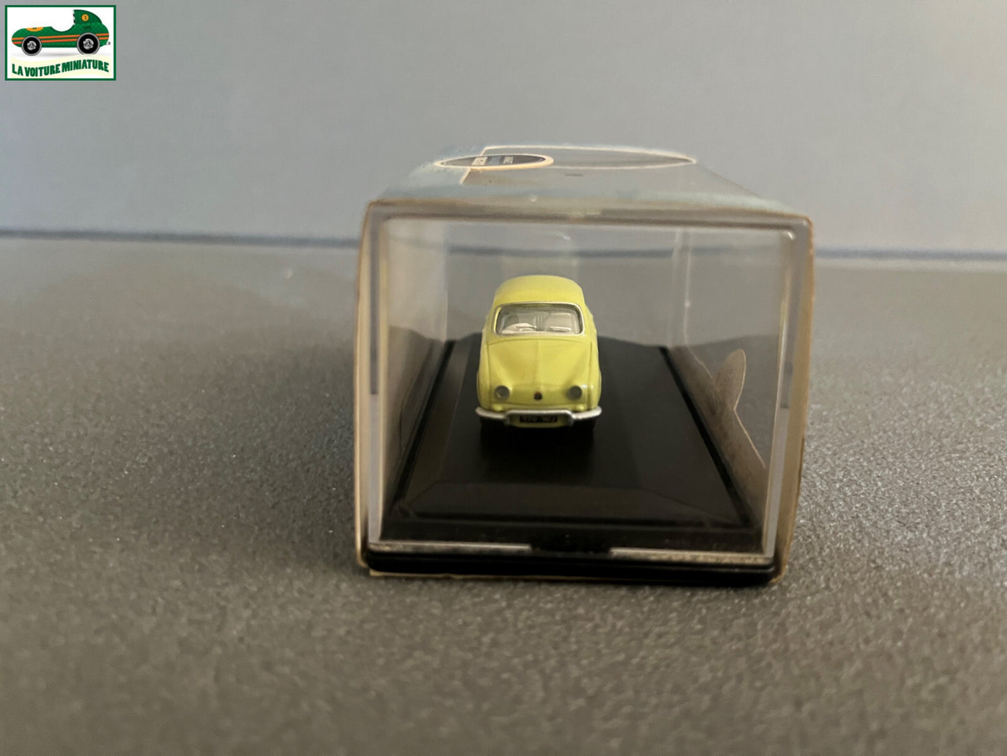 Voiture miniature Renault Dauphine Oxford 1/76