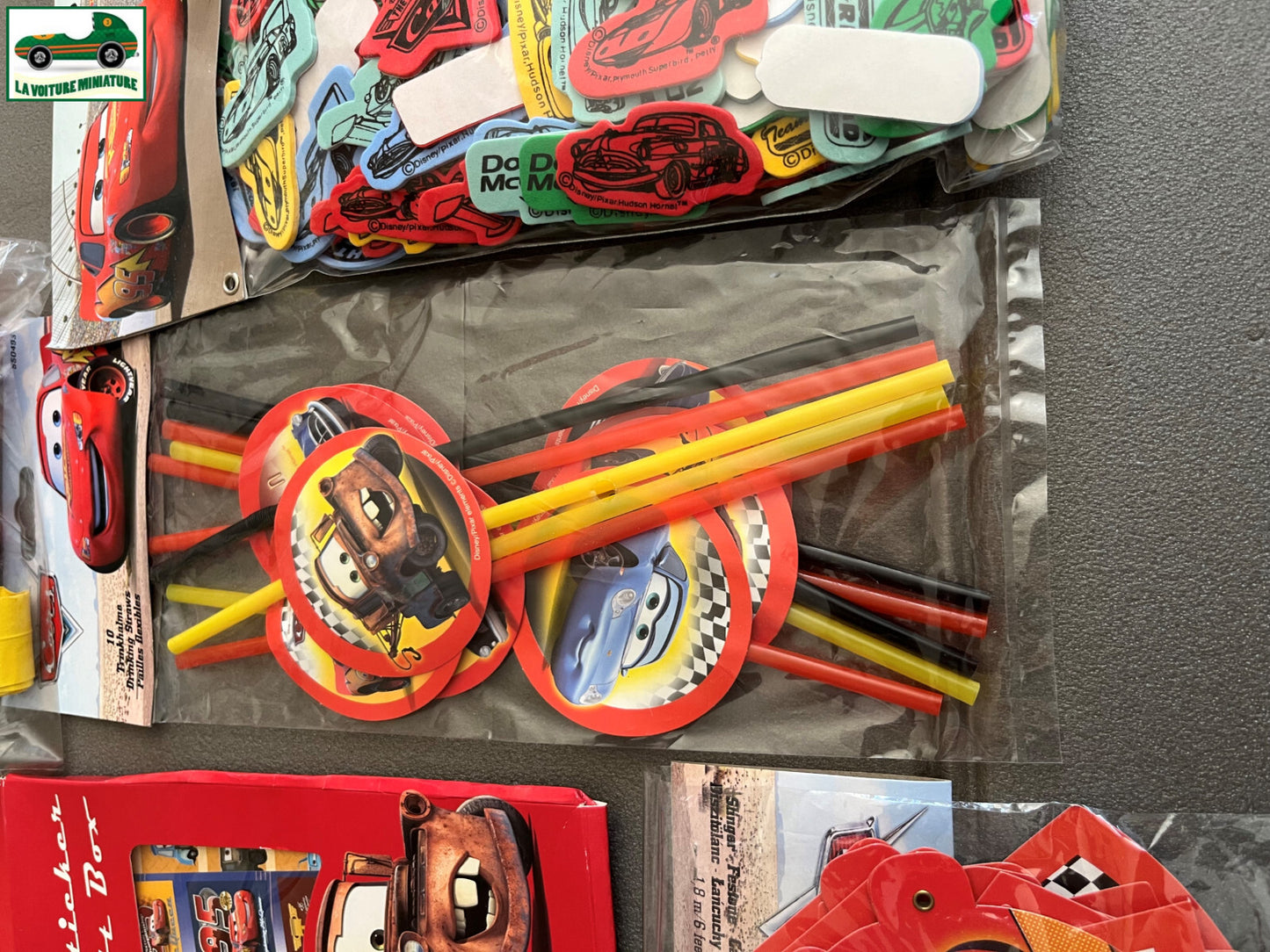 Voiture Miniature Cars Disney Pixar Flash McQueen Lot Goodies Stickers Paille