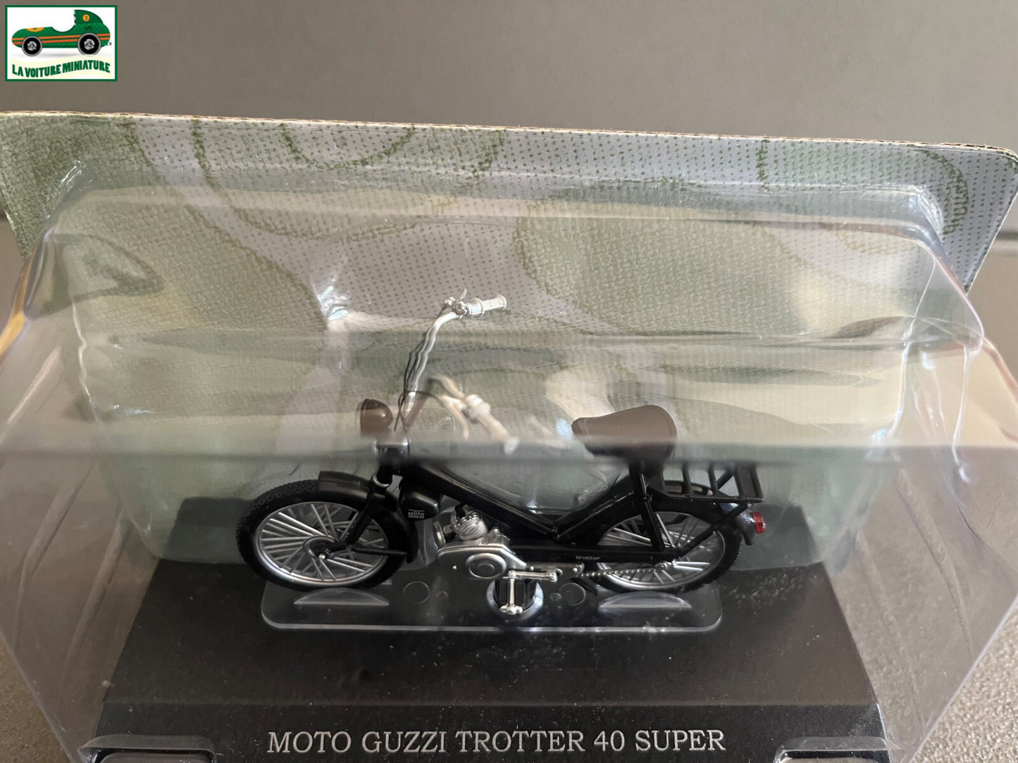 Moto Cyclomoteur miniature Guzzi Trotter 40 Super Leo Models 1/18