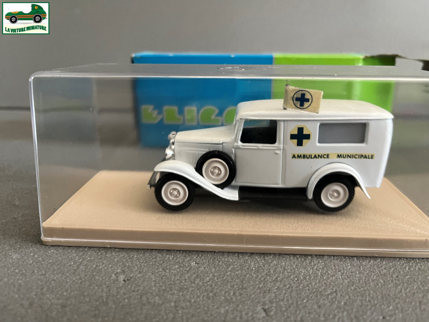 Voiture miniature Citroen 500 Kg Ambulance Eligor France 1/43