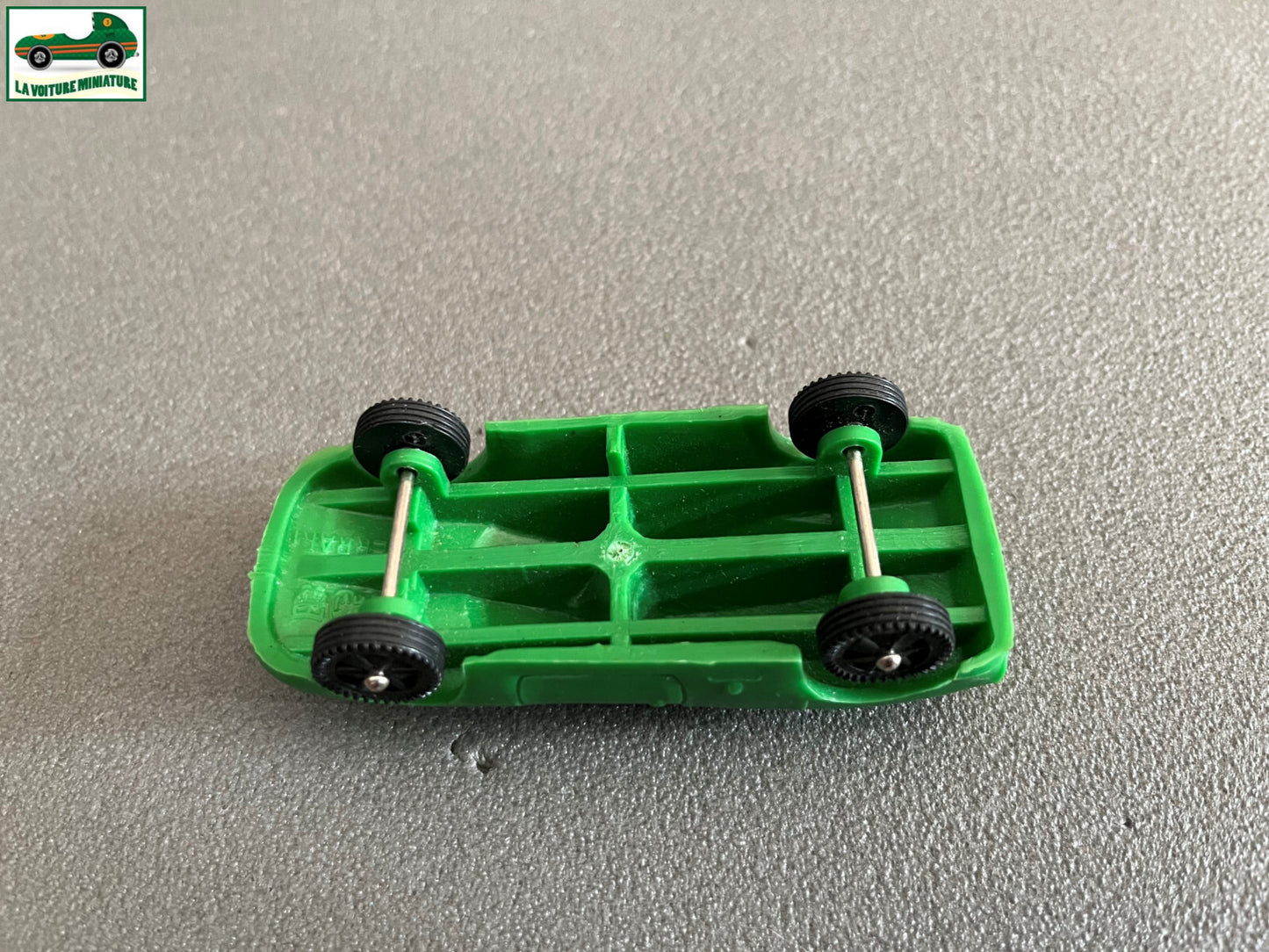 Voiture Miniature Ancien Ferrari Vinyl Line Plastique Gomme 1/43 idem Tomte