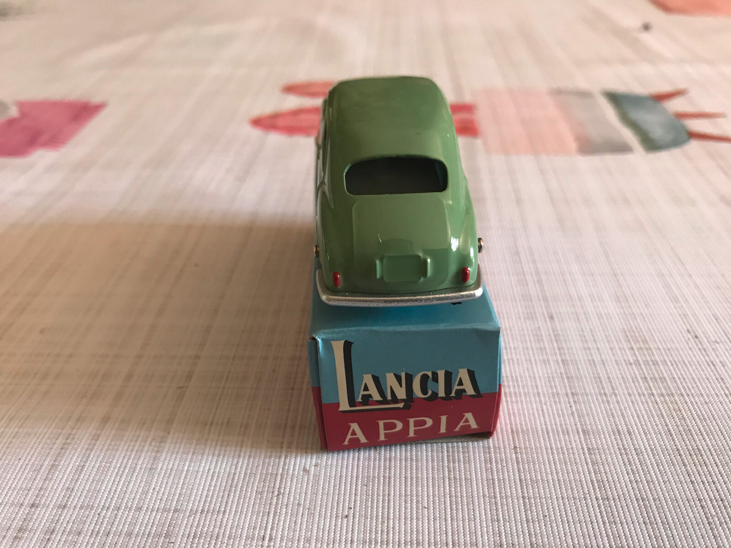 Voiture miniature Lancia Appia Mercury Hachette 1/48 1/43 Dinky