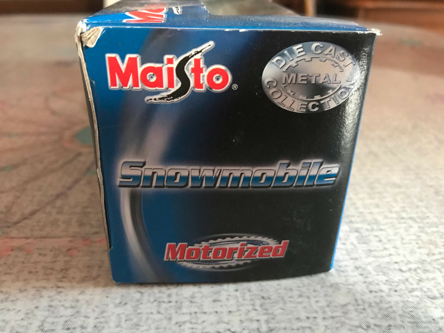 Voiture Miniature Maisto Motorized Snowmobile Scooter des neiges