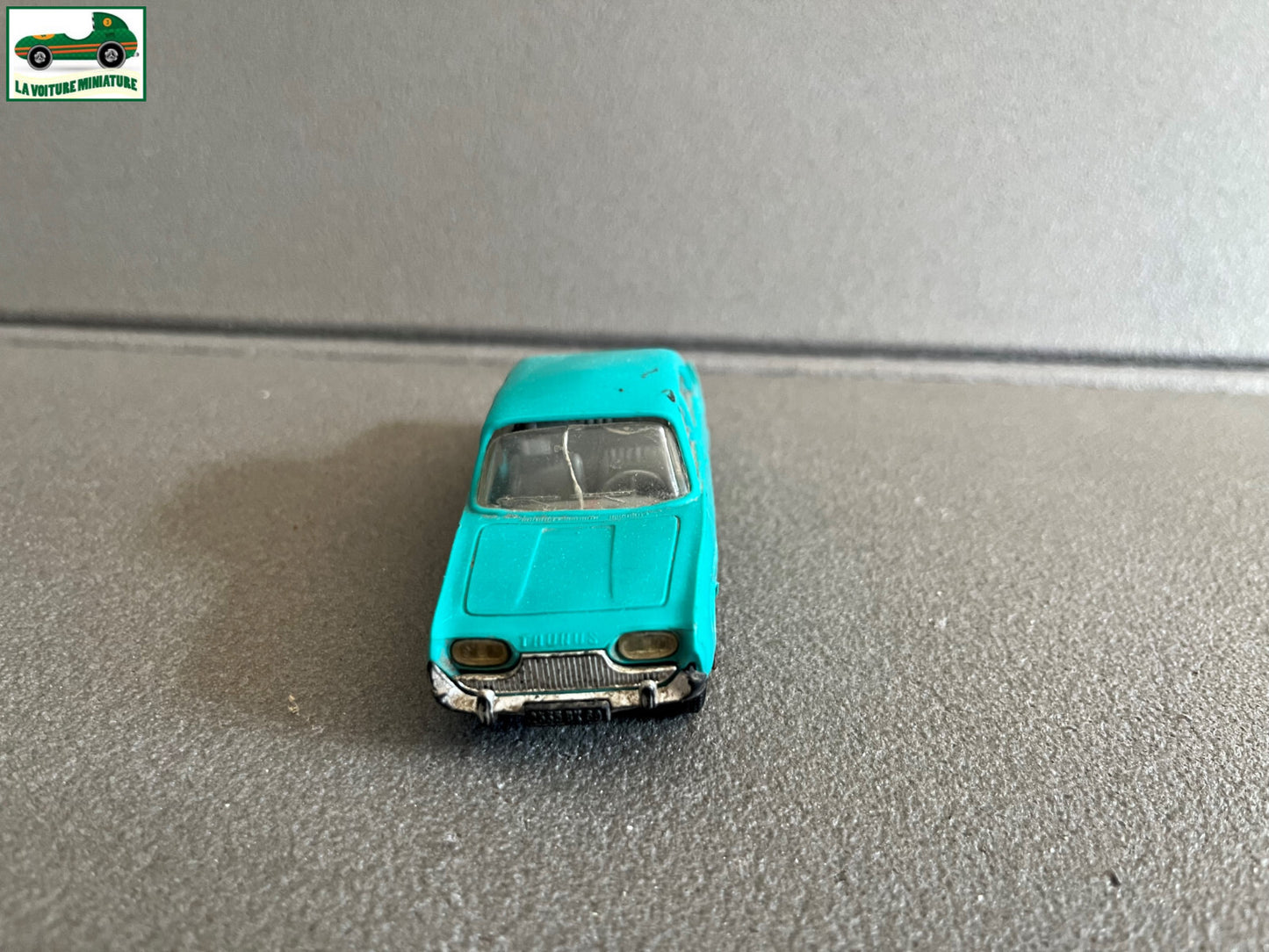 Ancienne Miniature Voiture Plastique Ford Taunus 17M Norev France 1/43 Epave
