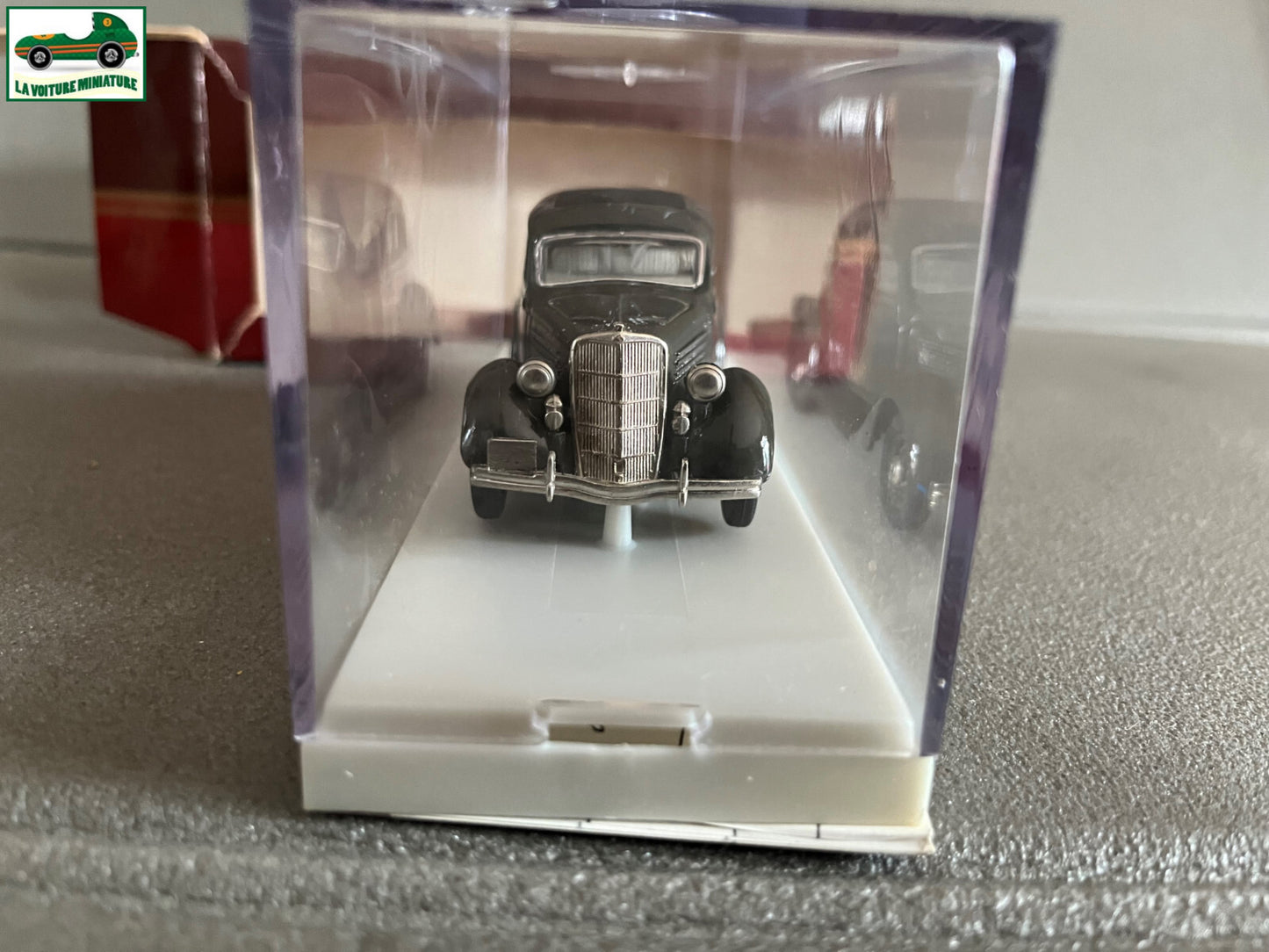 Voiture Miniature Ford Fordor 42 Conduite intérieure Rextoys 1/43