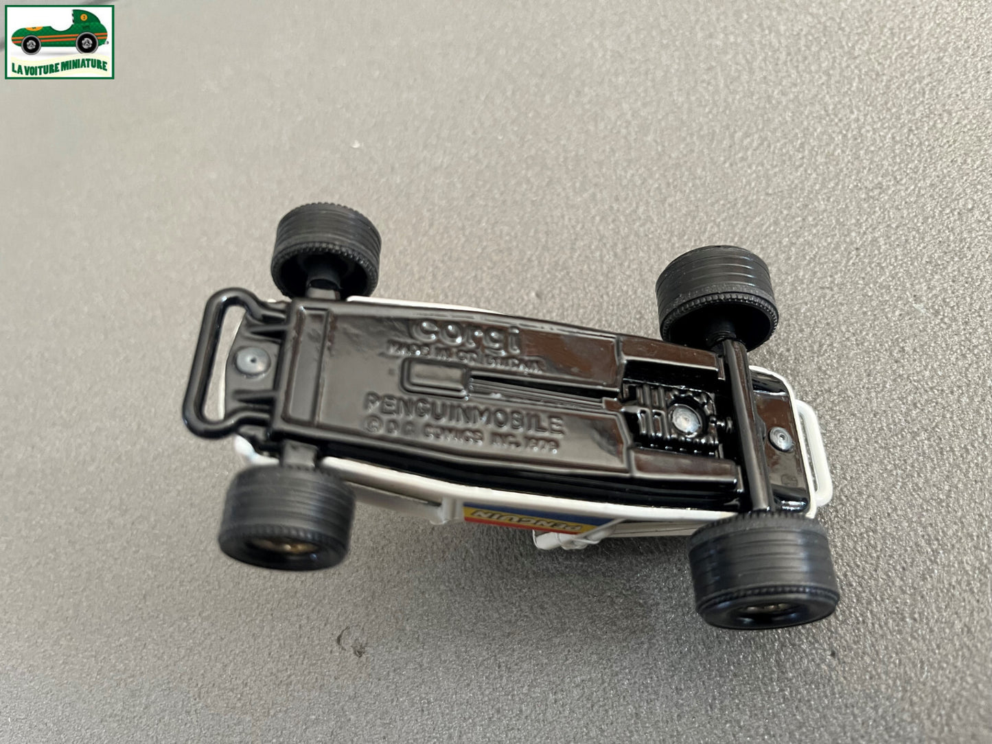 Ancienne Voiture Miniature Batman PenguinMobile Corgi 1979