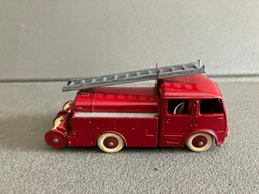 Ancienne Miniature Camion Berliet Pompiers 32E Dinky Toys Meccano France