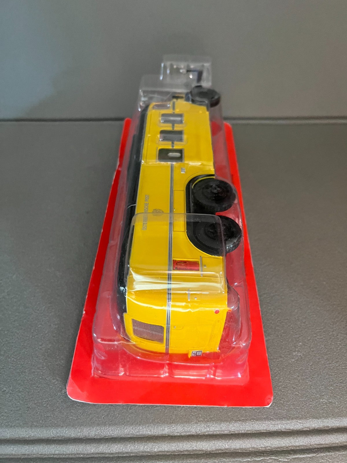 Voiture miniature Mercedes O10000 Postal Autocar Autobus Bus Hachette 1/43