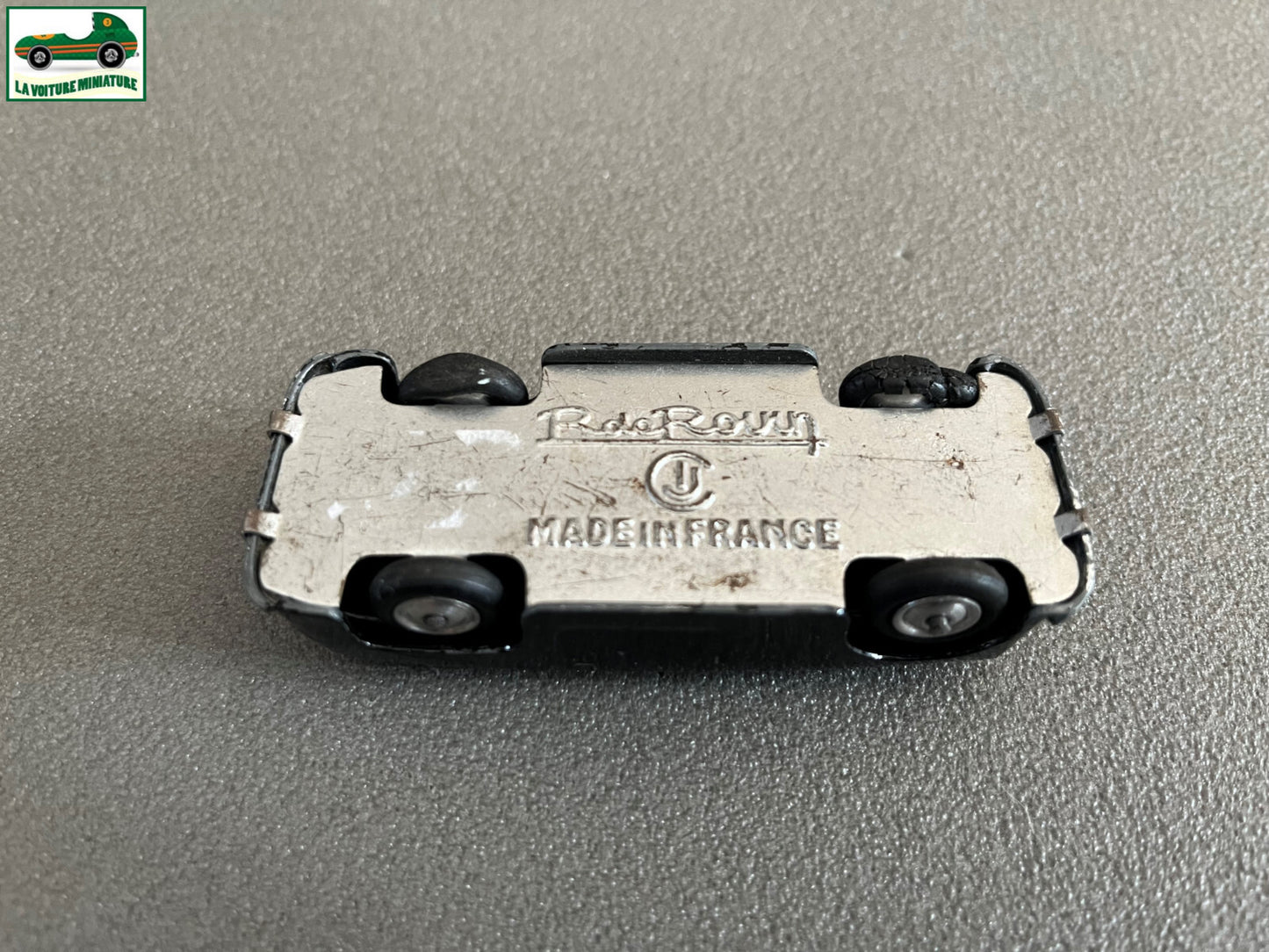 Ancienne Miniature Voiture R de Rovin CIJ France Epave 1/43